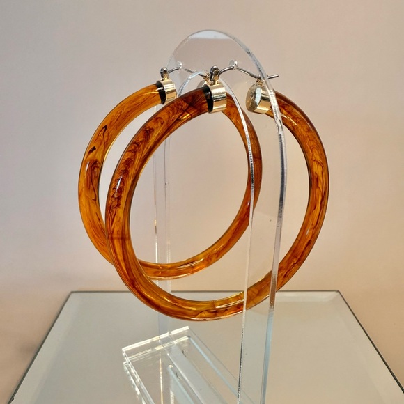 Brown Resin Hoop Earrings - Picture 2 of 3